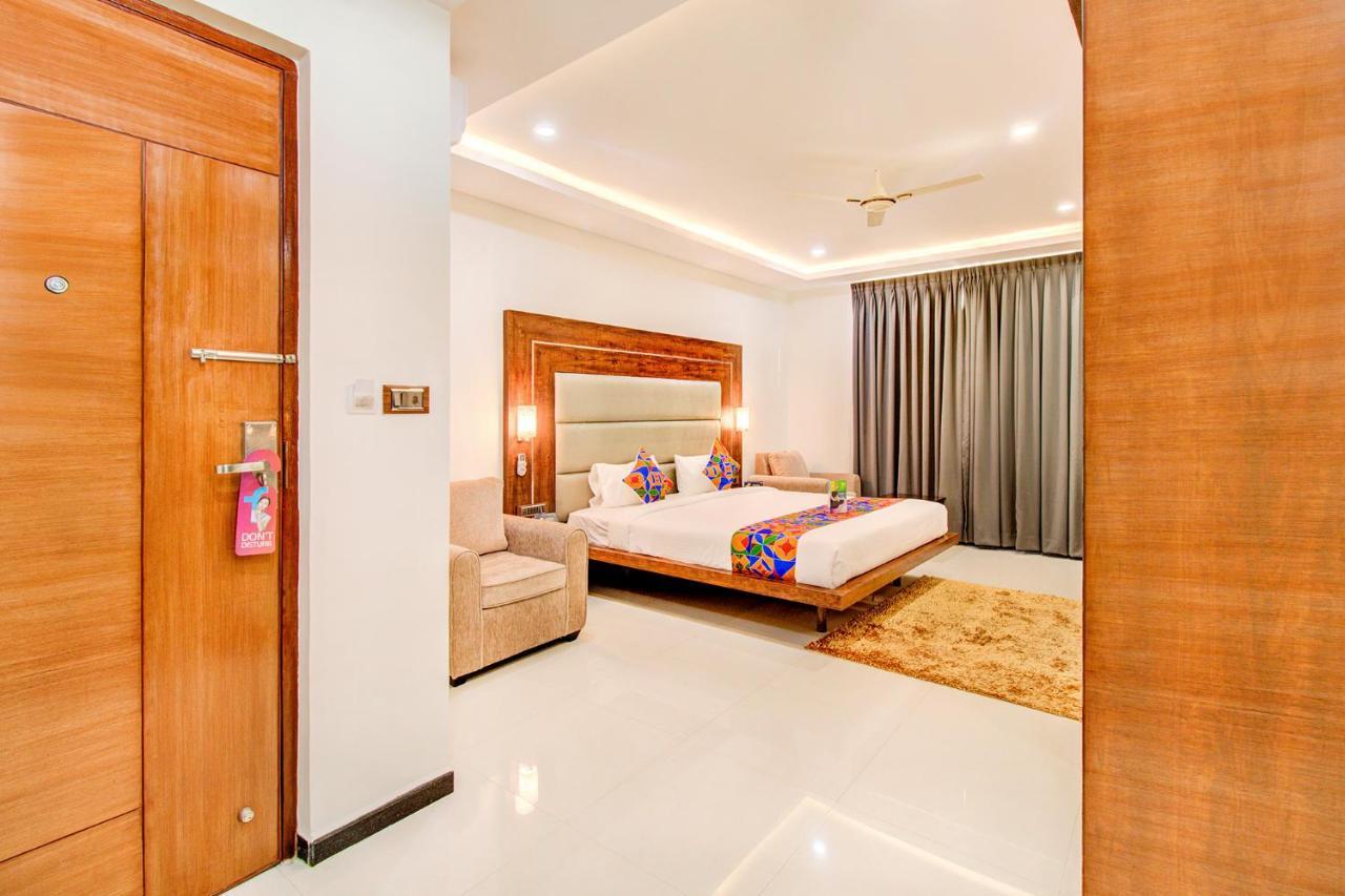 Fabhotel The Royal Suites - Nr Gopalan Innovation Mall Bangalore Exteriör bild