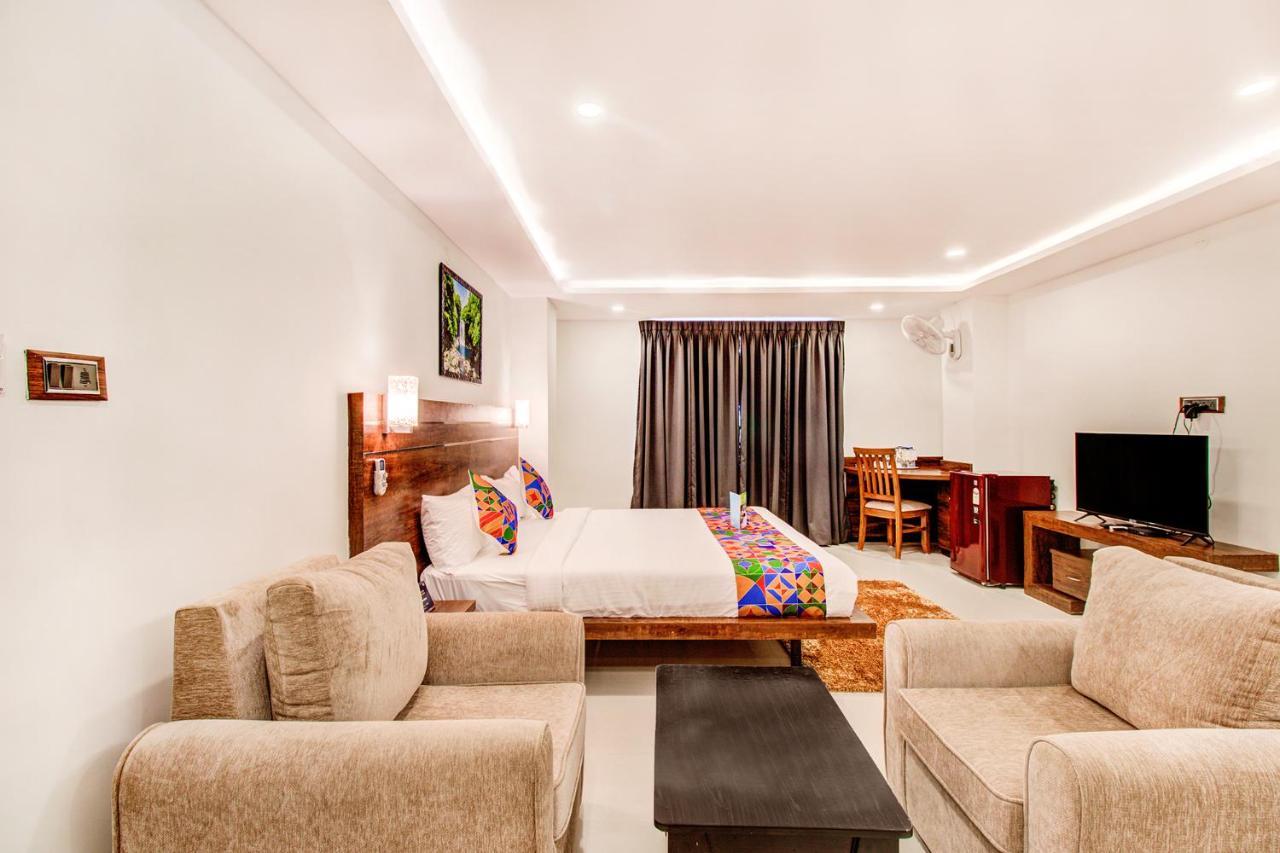 Fabhotel The Royal Suites - Nr Gopalan Innovation Mall Bangalore Exteriör bild