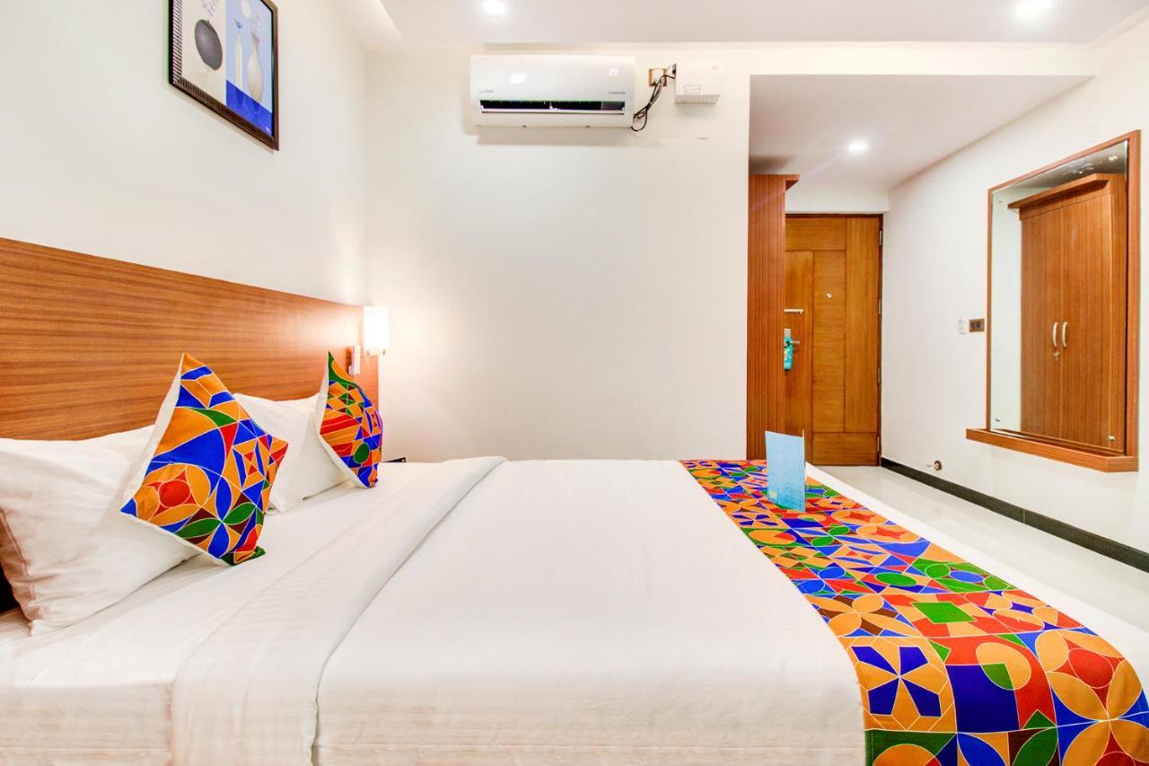 Fabhotel The Royal Suites - Nr Gopalan Innovation Mall Bangalore Exteriör bild