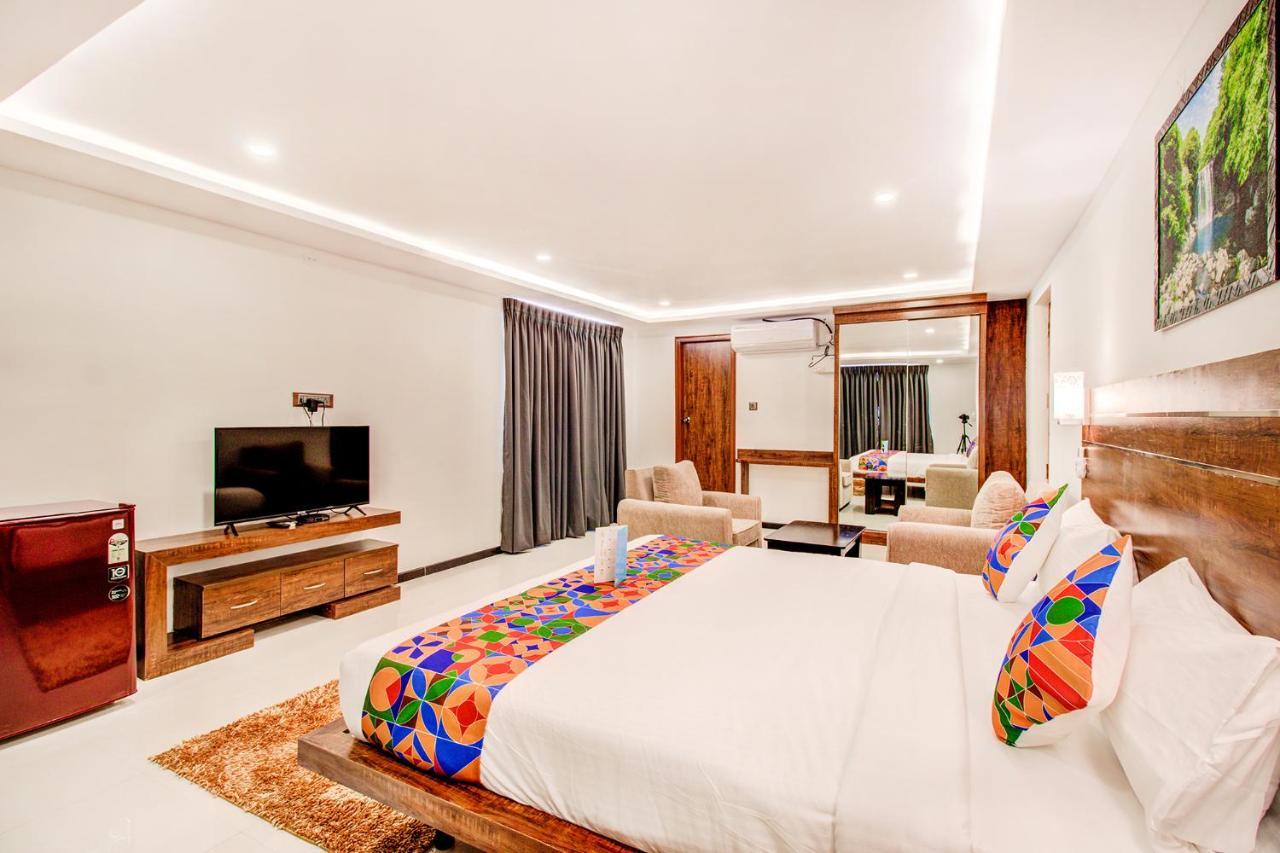 Fabhotel The Royal Suites - Nr Gopalan Innovation Mall Bangalore Exteriör bild